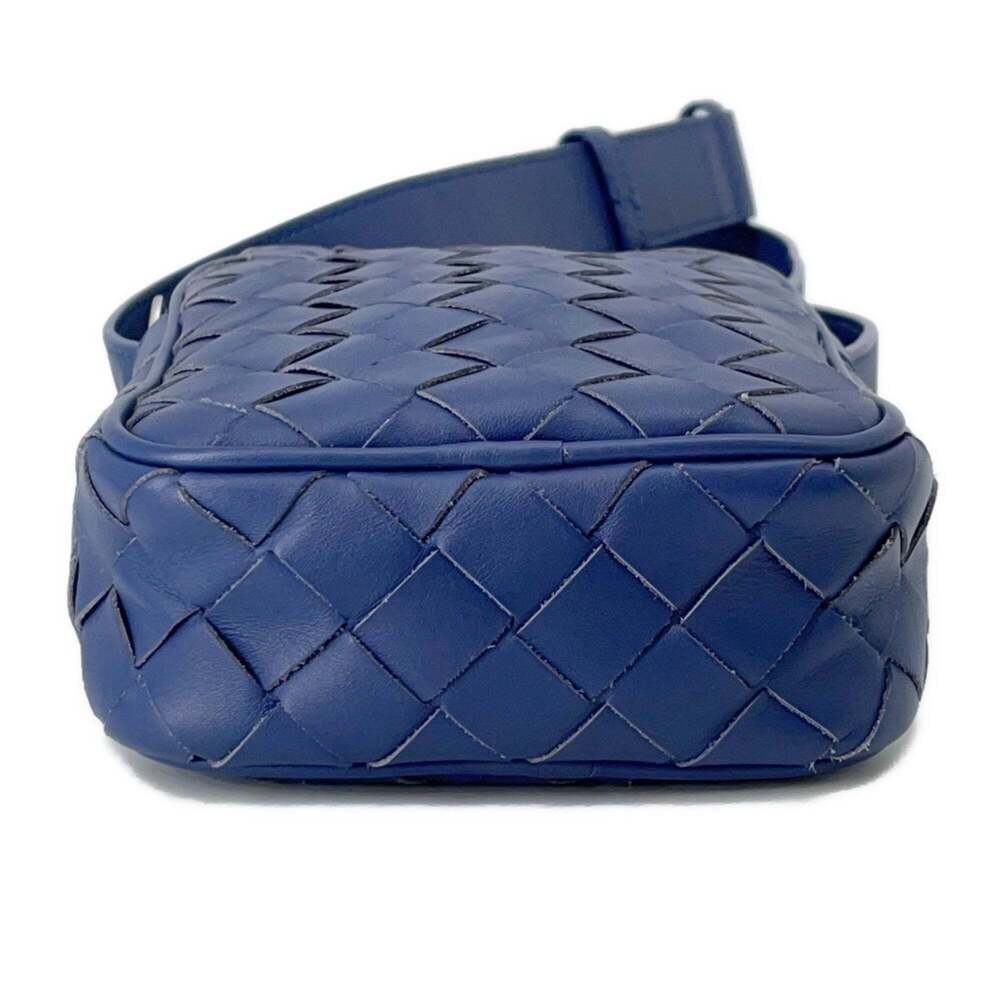 Bottega Veneta Intrecciato Shoulder Bag with Phone Pouch 729296 - Picture 3 of 13